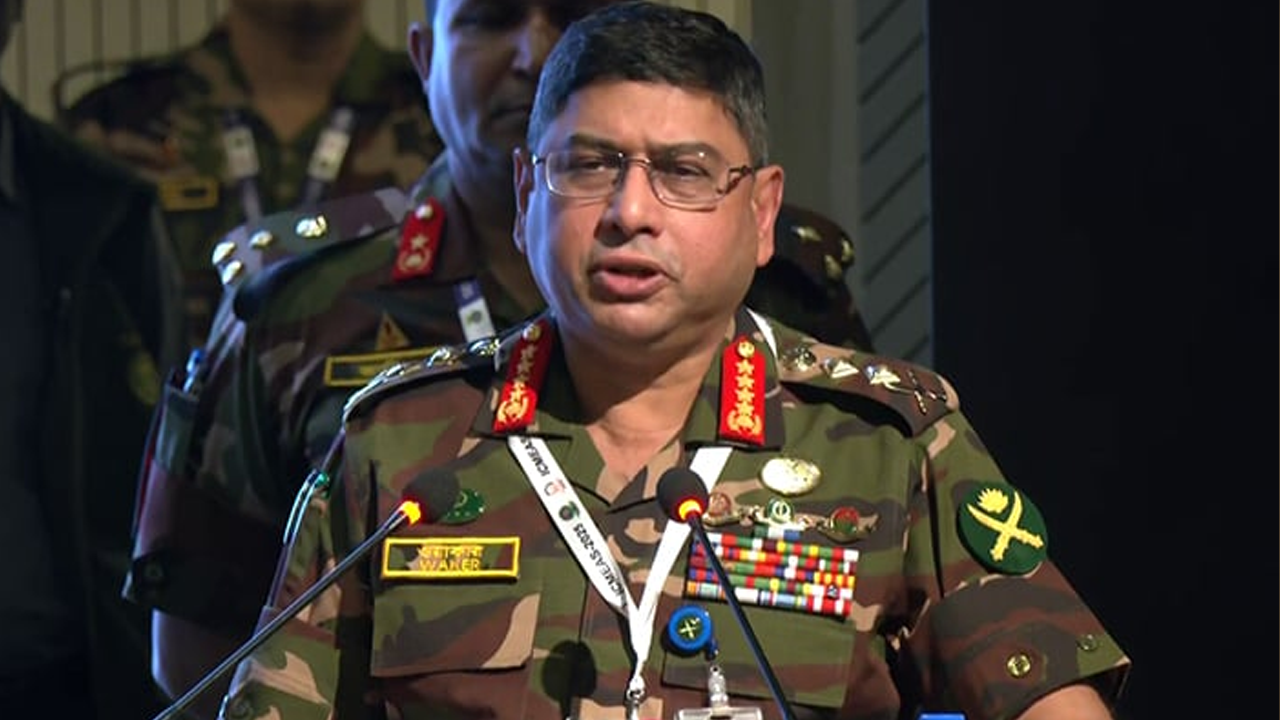 মানবিক না হলে দেশের উন্নতি সম্ভব নয় : সেনাপ্রধান